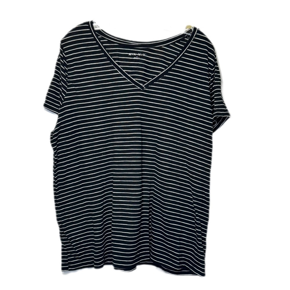 Ava & Viv Black and white Stripe Women's Plus Size T-shirt 2x